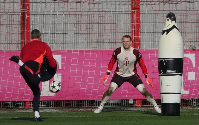 05.11.2024, FC Bayern Muenchen Abschlusstraining, Saebenerstrasse, Fussball, im Bild: Manuel Neuer (FC Bayern Muenchen)