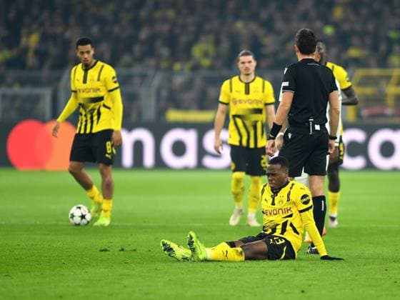 Jamie Gittens (Borussia Dortmund) am Boden waehrend des Spiels der UEFA Champions League 2024 25 Ligen-Phase 4. Spieltag zwischen Borussia Dortmund und SK Sturm Graz, SIGNAL IDUNA PARK am 05. November 2024 in Dortmund, Deutschland. (Foto von Ralf Treese DeFodi Images) +++ Jamie Gittens (Borussia Dortmund) am Boden during the UEFA Champions League 2024 25 League Phase MD4 match between Borussia Dortmund and SK Sturm Graz at Signal Iduna Park on November 5, 2024 in Dortmund, Germany. not used in POL SRB CRO FRA GBR NED ITA USA Defodi-521_BVBGRA20241105_008
