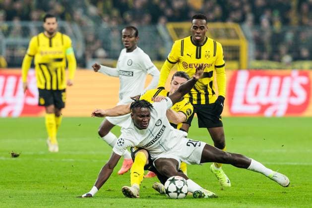 UEFA Champions League: Borussia Dortmund - SK Sturm Graz; 05.11.2024 Zweikampf Marcel Sabitzer (Borussia Dortmund, 20), Seedy Jatta (SK Sturm Graz, 20) UEFA Champions League: Borussia Dortmund - SK Sturm Graz, Dortmund, SIGNAL IDUNA PARK DFL REGULATIONS PROHIBIT ANY USE OF PHOTOGRAPHS AS IMAGE SEQUENCES AND OR QUASI-VIDEO. Copyright: xBEAUTIFULxSPORTS Wunderlx