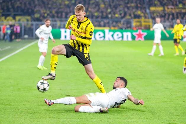 05.11.2024, Fußball, UEFA Champions League, Borussia Dortmund - SK Sturm Graz, 4. Spieltag, Signal Iduna Park, Saison 2024 2025: Maximilian Beier (BVB 14) gegen Jusuf Gazibegovic (Graz 22) Nordrhein-Westfalen Deutschland