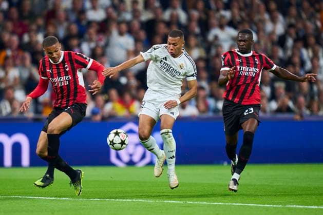 ESP: Real Madrid v AC Milan. UEFA Champions League. Date 4. 05 11 2024 Kylian Mbappe of Real Madrid CF and Malick Thiaw of AC Milan during the UEFA Champions League match between Real Madrid and AC Milan played at Santiago Bernabeu Stadium on November 5, 2024 in Madrid, Spain. kpng Copyright: xCesarxCebollax xPRESSINPHOTOx PS_241105_041