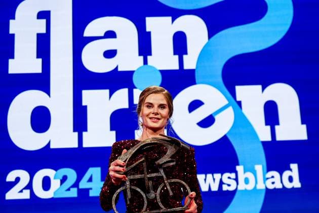 Belgian Lotte Kopecky celebrates after winning the Flandrien award ceremony for the best Belgian cyclist of the 2024 cycling season, organized by newspaper Het Nieuwsblad , Tuesday 05 November 2024 in Middelkerke. DAVIDxPINTENS  x104667555x