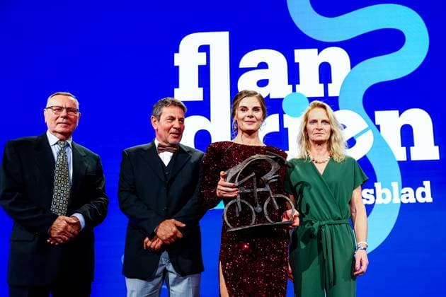 Belgian Lotte Kopecky and her parents celebrate after winning the Flandrien award ceremony for the best Belgian cyclist of the 2024 cycling season, organized by newspaper Het Nieuwsblad , Tuesday 05 November 2024 in Middelkerke. DAVIDxPINTENS  x104667667x