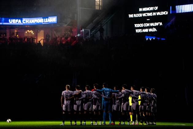 EINDHOVEN, NETHERLANDS - NOVEMBER 5: The team Girona FC line up during a moment of silence for the flood victims in the region of Valencia prior to the UEFA Champions League 2024 25 League Phase MD4 match between PSV Eindhoven and Girona FC at PSV Stadion on November 5, 2024 in Eindhoven, Netherlands. (Photo by Rene Nijhuis) SOC  Copyright: xRenexNijhuis