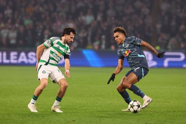 Celtic Glasgow - RB Leipzig Champions League Glasgow, 05.11.2024, Celtic Park, Fussball, UEFA Champions League, 4. Spieltag , Celtic Glasgow vs. RB Leipzig , Im Bild v.l.: Nicolas Kühn Kuehn ( 10, Celtic) und Antonio Nusa (RB Leipzig) , Only editorial use! Foto nur zur redaktionellen Nutzung bestimmt! , UEFA regulations prohibit any use of photographs as image sequences and or quasi-video ,
