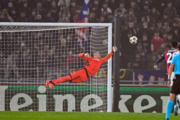 Bologna s Lukasz Skorupski saves the ball during Bologna FC vs AS Monaco, UEFA Champions League football match in Bologna, Italy, November 05 2024  Copyright: xAlessioxMarini IPAxSportx xipa-ax xx IPA_51298789 IPA_Agency_IPA51298789