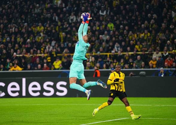 November 05 2024: Kjell Scherpen of SK Sturm Graz controls the ball during a Champions League Round 4 game, BvB Dortmund v SK Sturm Graz at Signal Luna Park, Dortmund, Germany. CSM Dortmund Germany - ZUMAc04_ 20241105_zma_c04_014 Copyright: xUlrikxPedersenx