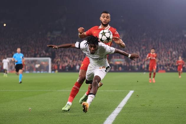Football - UEFA Champions League - League Phase - Liverpool v Bayer Leverkusen 5th November 2024 - UEFA Champions League - League Phase - Liverpool v Bayer Leverkusen - Cody Gakpo of Liverpool battles with Jeremie Frimpong of Bayer Leverkusen - Photo: Simon Stacpoole Offside. Liverpool UK Copyright: xSimonxStacpoolexOffside