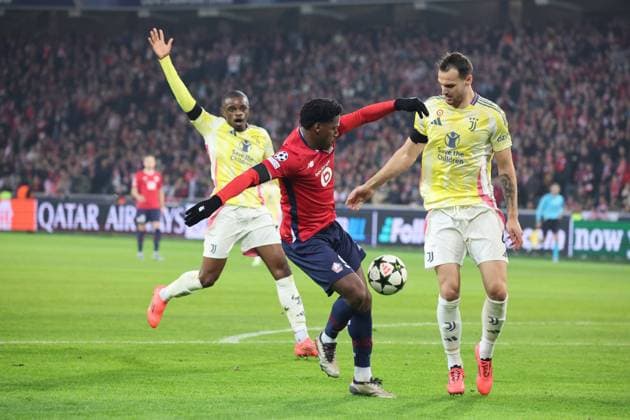Jonathan DAVID (LOSC Lille) et Federico GATTI (Juventus) lors du match LOSC Lille vs Juventus FC, Ligue des Champions, Decathlon Arena stade Pierre Mauroy Villeneuve d Ascq, le 5 novembre 2024 - photo Laurent Sanson Panoramic FOOTBALL : LOSC Lille vs Juventus FC - Ligue des Champions - 05 11 2024 LaurentSanson Panoramic 