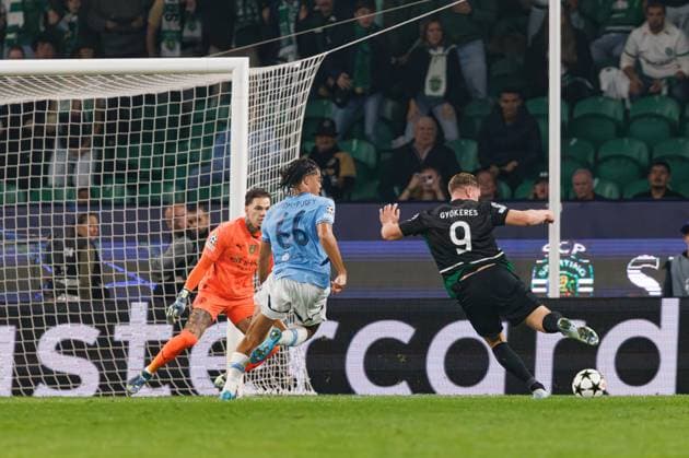 Viktor Gyokeres seen scoring goal during UEFA Champions League game between teams of Sporting CP and Manchester City FC (Maciej Rogowski) Lisbon Estadio Jose Alvalade Portugal Copyright: xMaciejxRogowskix scpcity2425-6
