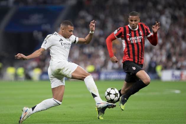 UEFA champions league - Real Madrid vs AC Milan MADRID, SPAIN - November 5: Kylian Mbappe of Real Madrid controls the ball during the UEFA champions league 2024 25 match between Real Madrid and AC Milan at Santiago Bernabeu Stadium. (Photo by Guillermo Martinez) Madrid Santiago BernabÃ u Stadium Spain Copyright: xGuillermoxMartinezx