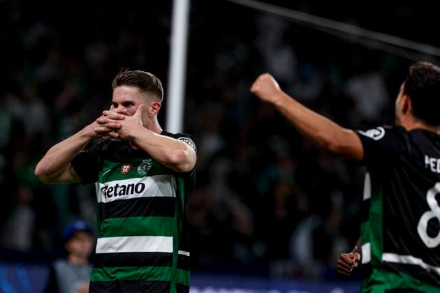 Viktor Gyokeres forward of Sporting CP celebrates after scoring a goal during the UEFA Champions League 2024 25 League Phase MD4 match between Sporting Clube de Portugal and Manchester City at Estadio Jose Alvalade on November 05, 2024 in Lisbon, Portugal. UEFA Champions League - Sporting CP vs Manchester City (Valter Gouveia SPP) Copyright: xValterxGouveia SPPx spp-en-VaGo-VG_L1392A