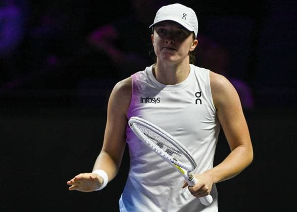 WTA, Tennis Damen Finals 2024 - Day 4 RIYADH, SAUDI ARABIA - NOVEMBER 05: Iga Swiatek of Poland during her match against Coco Gauff of USA, on day 4 of the 2024 WTA Finals, part of the Hologic WTA Tour, held at King Saud University Indoor Arena on November 05, 2024, in Riyadh, Saudi Arabia. Riyadh Saudi Arabia  Copyright: xArturxWidakx originalFilename:widak-wtafinal241105_npcHA.jpg