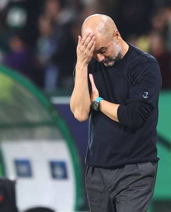 Sport Themen der Woche KW45 Sport Bilder des Tages Josep Guardiola manager of Manchester City reacts after 2nd penalty is given to Sporting Sporting Lisbon v Manchester City, UEFA Champions League, Group Stage, Football, Estadio Jose Alvalade, Lisbon, Portugal - 05 Nov 2024 EDITORIAL USE ONLY No use with unauthorised audio, video, data, fixture lists, club league logos or live services. Online in-match use limited to 120 images, no video emulation. No use in betting, games or single club league player publications.  Copyright: xMichaelxZemanek Shutterstockx 14863776az