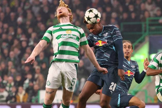 Celtic Glasgow - RB Leipzig Champions League Glasgow, 05.11.2024, Celtic Park, Fussball, UEFA Champions League, 4. Spieltag , Celtic Glasgow vs. RB Leipzig , Im Bild: Liam Scales ( 5, Celtic) und Assan Ouedraogo (20, RB Leipzig) , Only editorial use! Foto nur zur redaktionellen Nutzung bestimmt! , UEFA regulations prohibit any use of photographs as image sequences and or quasi-video ,