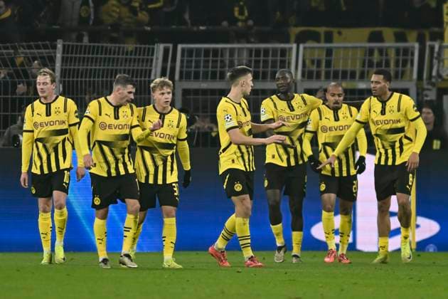 Donyell Malen (Dortmund 21) jubelt nach dem Tor zum 1:0 mit der Mannschaft 05.11.2024 Fussball, Champions League, Borussia Dortmund vs Sturm Graz, Signal Iduna Park, Dortmund, NRW Germany