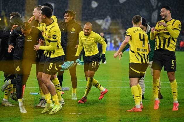 05.11.2024, Fussball, Champions League, 4. Spieltag, Saison 2024 2025, Borussia Dortmund - Sturm Graz, Donyell Malen (Borussia Dortmund), Nico Schlotterbeck (Borussia Dortmund), Ramy Bensebaini (Borussia Dortmund) xRHR-FOTO TKx Copyright: RHR-FOTOx RHR-FOTO TK
