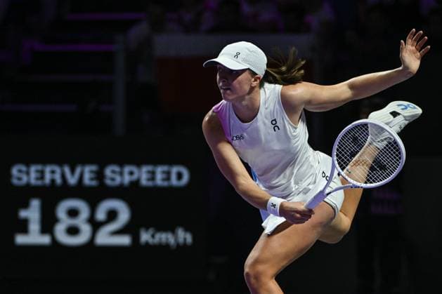 WTA, Tennis Damen Finals 2024 - Day 4 RIYADH, SAUDI ARABIA - NOVEMBER 05: Iga Swiatek of Poland during her match against Coco Gauff of USA, on day 4 of the 2024 WTA Finals, part of the Hologic WTA Tour, held at King Saud University Indoor Arena on November 05, 2024, in Riyadh, Saudi Arabia. Riyadh Saudi Arabia  Copyright: xArturxWidakx originalFilename:widak-wtafinal241105_np3nQ.jpg