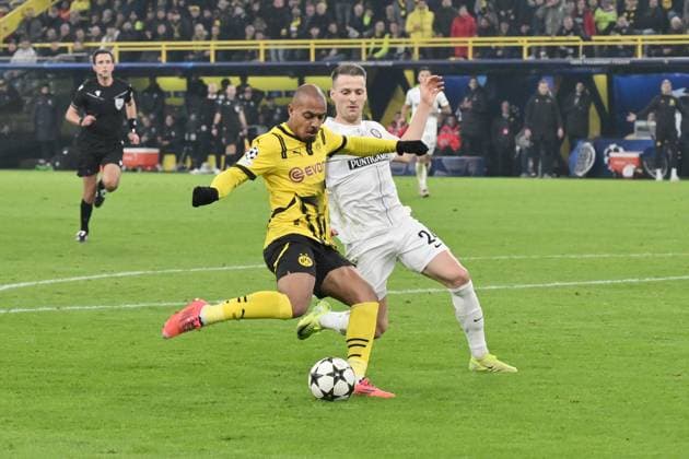 Donyell Malen (Borussia Dortmund), li., erzielt das Tor zum 1:0 05.11.2024, Fussball UEFA Champions League 2024 25, 4. Spieltag Borussia Dortmund - SK Sturm Graz 1:0 Dortmund Signal Iduna Park Nordrhein Westfalen Deutschland