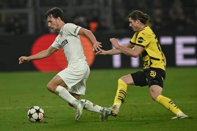 v. li. im Zweikampf William Boving (Graz 15) Marcel Sabitzer (Dortmund 20) 05.11.2024 Fussball, Champions League, Borussia Dortmund vs Sturm Graz, Signal Iduna Park, Dortmund, NRW Germany