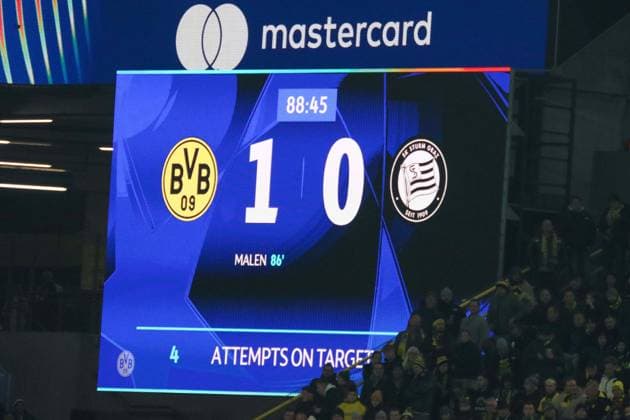 Dortmund, Deutschland 05. November 2024: Champions League - 2024 2025 - Borussia Dortmund vs. Sturm Graz Im Bild: Symbolbild LED Wand mit dem Stand 1:0 für Borussia Dortmund Signal Iduna Park Nordrhein Westfalen Copyright: xFotostandx xFantinix