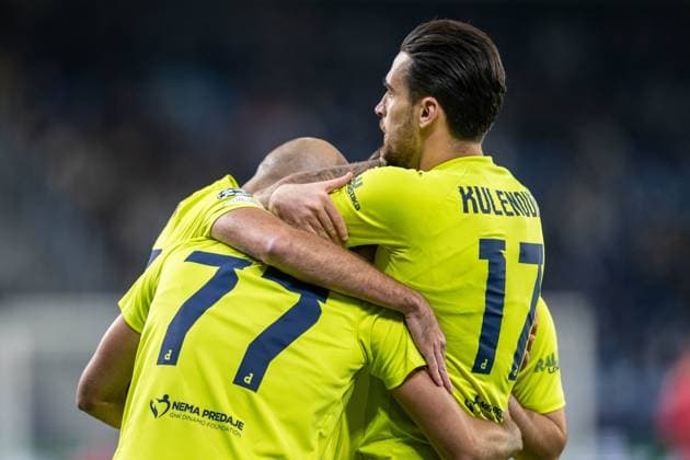 GNK Dinamo Zagreb players a goal celebrate during UEFA Champions league match, SK Slovan Bratislava - GNK Dinamo Zagreb , 05. november 2024, Tehelne pole Stadium, Bratislava, Slovakia Copyright: xMICHALxFAJT,ZOSPORTU.SKx DSC_4224