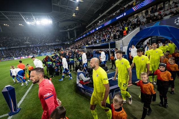 Both teams comes to the match during UEFA Champions league match, SK Slovan Bratislava - GNK Dinamo Zagreb , 05. november 2024, Tehelne pole Stadium, Bratislava, Slovakia Copyright: xMICHALxFAJT,ZOSPORTU.SKx FAJ_4222