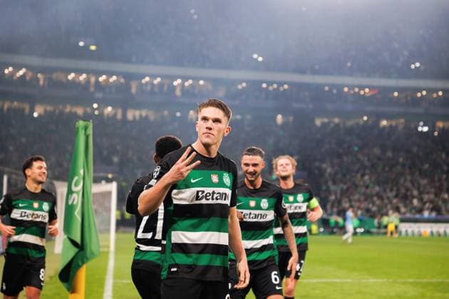 Sporting CP Vs Manchester City FC in Lisbon - 05 Nov 2024 Viktor Gyokeres (Sporting CP) celebrates after scoring a goal during the UEFA Champions League game between teams of Sporting CP and Manchester City FC. Final score; Sporting 4:1 Manchester City Lisbon Portugal Copyright: xMaciejxRogowskix xSOPAxImagesx MROGOWSKI_scpcity2425-42