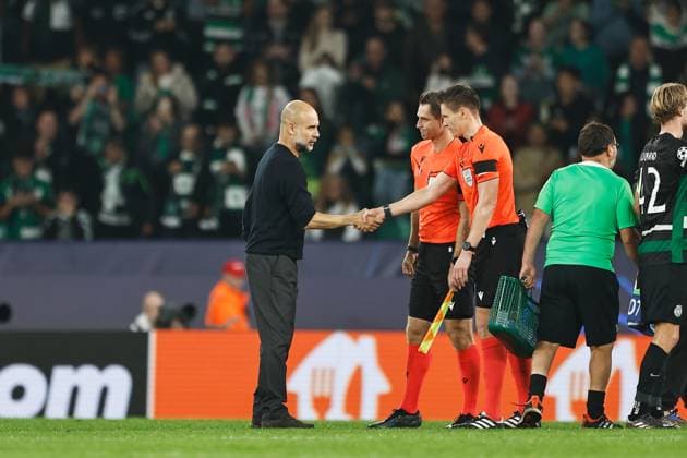 (L-R) Josep Guardiola (ManC), Daniel Siebert (Referee), NOVEMBER 5, 2024 - Football Soccer : UEFA Champions League League phase match day 4 between Sporting Clube de Portugal 4-1 Manchester City at the Estadio Jose Alvalade in Lisbon, Portugal. Noxthirdxpartyxsales  (272402651)