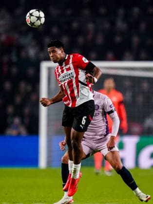 EINDHOVEN, NETHERLANDS - NOVEMBER 5: Ryan Flamingo of PSV heads the ball during the UEFA Champions League 2024 25 League Phase MD4 match between PSV Eindhoven and Girona FC at PSV Stadion on November 5, 2024 in Eindhoven, Netherlands. (Photo by Rene Nijhuis) SOC  Copyright: xRenexNijhuis