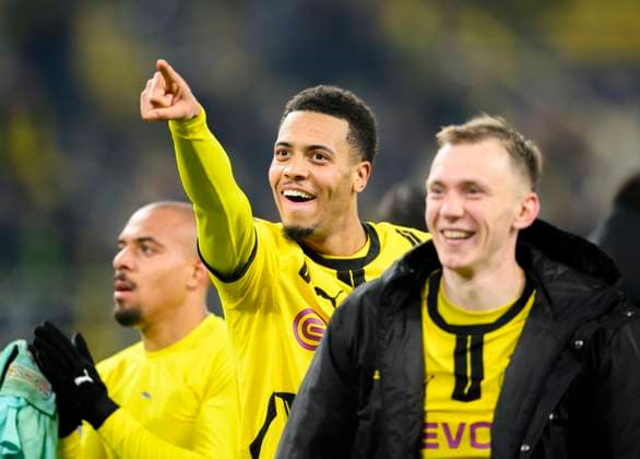 Schlussjubel DO, v.l.Donyell MALEN (DO), Felix NMECHA (DO),Maximilian Maxi BEIER (DO) Fussball Champions League, 4. Spieltag, Borussia Dortmund (DO) - Sturm Graz 1:0, am 05.11.2024 in Dortmund Deutschland. UEFA regulations prohibit any use of photographs as image sequences and or quasi-video Â