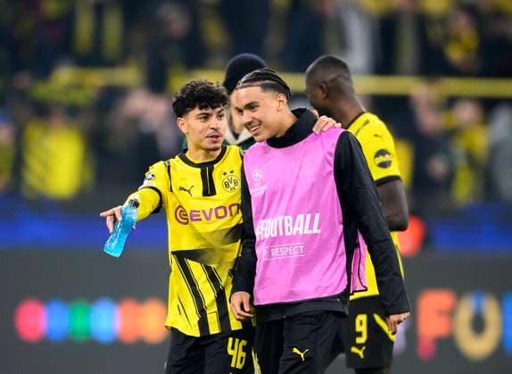 Schlussjubel DO, v.l. Ayman AZHIL (DO), Tyler MEISER (DO) Fussball Champions League, 4. Spieltag, Borussia Dortmund (DO) - Sturm Graz 1:0, am 05.11.2024 in Dortmund Deutschland. UEFA regulations prohibit any use of photographs as image sequences and or quasi-video Â