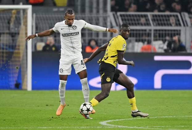 Serhou Guirassy (Borussia Dortmund), Emanuel Aiwu (Sturm Graz), v.re. 05.11.2024, Fussball UEFA Champions League 2024 25, 4. Spieltag Borussia Dortmund - SK Sturm Graz 1:0 Dortmund Signal Iduna Park Nordrhein Westfalen Deutschland