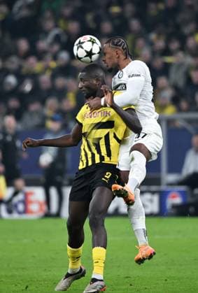 Serhou Guirassy (Borussia Dortmund), Emanuel Aiwu (Sturm Graz), v.li. 05.11.2024, Fussball UEFA Champions League 2024 25, 4. Spieltag Borussia Dortmund - SK Sturm Graz 1:0 Dortmund Signal Iduna Park Nordrhein Westfalen Deutschland
