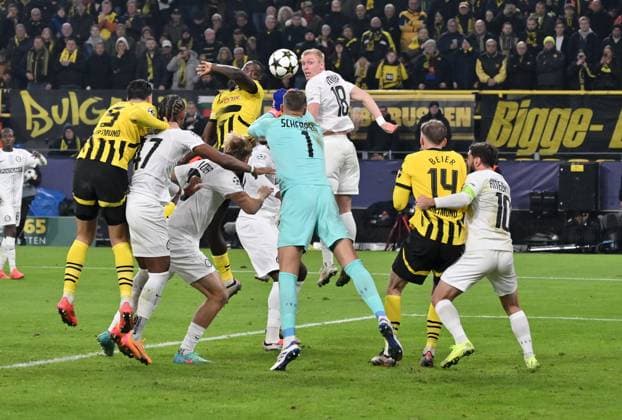 Strafraumaktion Mika Biereth (Sturm Graz), re., gegen Serhou Guirassy (Borussia Dortmund), mitte Torwart Kjell Scherpen (Sturm Graz) 05.11.2024, Fussball UEFA Champions League 2024 25, 4. Spieltag Borussia Dortmund - SK Sturm Graz 1:0 Dortmund Signal Iduna Park Nordrhein Westfalen Deutschland