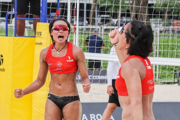 (241106) -- LAGUNA PROVINCE, Nov. 6, 2024 -- Woranatchayakorn Phirachayakrailert (L) Taravadee Naraphornrapat of Thailand celebrate after scoring a point during the women s pool C match between Alisha Stevens Cameron Zajer of Australia and Woranatchayakorn Phirachayakrailert Taravadee Naraphornrapat of Thailand at the Asian Volleyball Confederation (AVC) 2024 Asian Senior Beach volleyball, Beachvolleyball Championships in Laguna Province, the Philippines on Nov. 6, 2024. ) (SP)PHILIPPINES-LAGUNA PROVINCE-AVC 2024 ASIAN SENIOR BEACH VOLLEYBALL CHAMPIONSHIPS RouellexUmali 