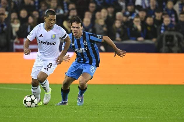 Club Brugge v Aston Villa - UEFA Champions League BRUGGE, BELGIUM - NOVEMBER 06 : Youri Tielemans midfielder of Aston Villa, Jashari Ardon midfielder of Club Brugge in action during the UEFA Champions League phase matchday 4 between Club Brugge and Aston Villa on November 6, 2024 in Brugge, Belgium, 06 11 2024 Brugge Belgium  Copyright: xPeterxDexVoechtx