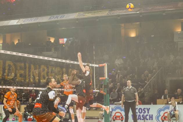 Bronson Mc Clelland (Berlin Rebels, 15) mit dem Schmetterball, BRVolleys vs WWK Volleys Herrsching , DVV Pokal, Achtelfinale , 2024_11_06 Berlin Berlin Land Copyright: xFootxBowl ThomasxSobotzkix