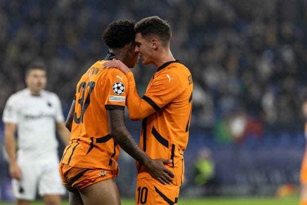 UEFA Champions League: FC Shakhtar Donetsk - BSC Young Boys; 06.11.2024 Kevin (FC Shakhtar Donetsk, 37), Georgy Sudakov (FC Shakhtar Donetsk, 10) UEFA Champions League: FC Shakhtar Donetsk - BSC Young Boys; Arena AufSchalke, Gelsenkirchen; 06.11.2024 Copyright: xBEAUTIFULxSPORTS Buriakovx