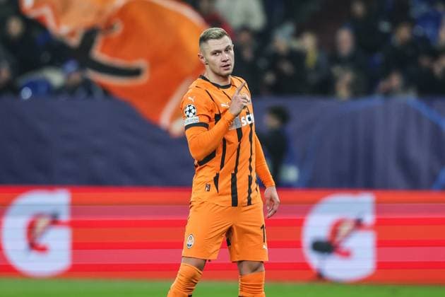 Fussball, UEFA Champions League Saison 2024 2025 Ligaphase 4.Spieltag FC Shakhtar Donetsk - BSC Young Boys 06.11.2024, Arena AufSchalke Torjubel FC Shakhtar nach dem Ausgleichstreffer zum 1-1 durch Oleksandr Zubkov (FC Shakhtar, 11) der Torschütze freut sich Gelsenkirchen Arena AufSchalke VELTINS-Arena Nordrhein-Westfahlen Deutschland