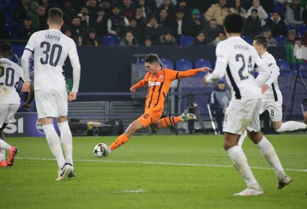 06.11.2024, xgrfx, Fussball UEFA Champions League, Schachtar Donezk - Young Boys Bern emspor, v.l. Tor, Georgiy Sudakov (Schachtar Donezk) (DFL DFB REGULATIONS PROHIBIT ANY USE OF PHOTOGRAPHS as IMAGE SEQUENCES and or QUASI-VIDEO) Gelsenkirchen