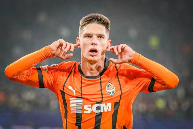 Sport Bilder des Tages Shakhtar Donetsk (UKR) vs. Young Boys (SUI) YB - Fussball: UEFA Champions League 2024 25, 4. Spieltag, Schachtar Donezk vs. Young Boys Bern, Arena AufSchalke Veltins-Arena (Gelsenkirchen): Tor und Torjubel nach dem 2:1 durch Georgiy Sudakov Georgy Sudakov Georgij Sudakow (Schachtar Donezk, 10), Geste, Mimik Copyright: xJOERANxSTEINSIEKx