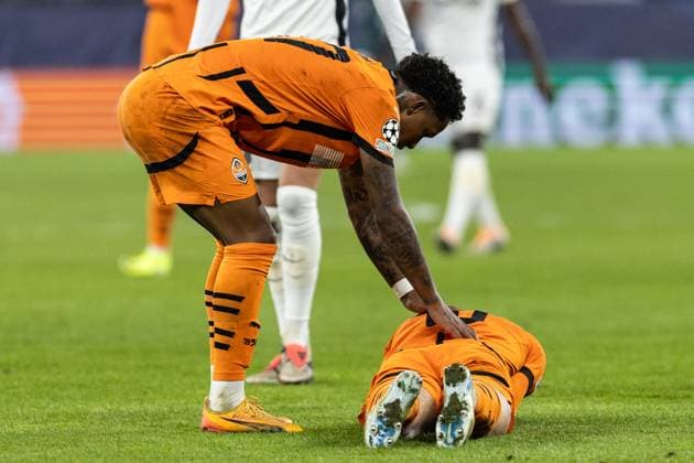 UEFA Champions League: FC Shakhtar Donetsk - BSC Young Boys; 06.11.2024 Kevin (FC Shakhtar Donetsk, 37) und Georgy Sudakov (FC Shakhtar Donetsk, 10). UEFA Champions League: FC Shakhtar Donetsk - BSC Young Boys; Arena AufSchalke, Gelsenkirchen; 06.11.2024 Copyright: xBEAUTIFULxSPORTS Buriakovx