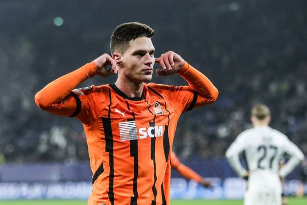 Fussball, UEFA Champions League Saison 2024 2025 Ligaphase 4.Spieltag FC Shakhtar Donetsk - BSC Young Boys 06.11.2024, Arena AufSchalke Torjubel FC Shakhtar nach dem Tor zum 2-1 durch Georgiy Sudakov (FC Shakhtar, 10) der Torschütze freut sich Gelsenkirchen Arena AufSchalke VELTINS-Arena Nordrhein-Westfahlen Deutschland