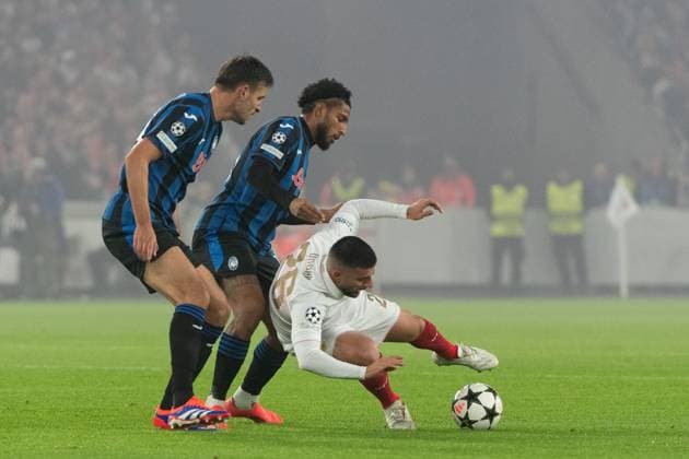 v.li. Berat Djimsiti (Atalanta Bergamo, 19), Jose dos Santos Ederson (Atalanta Bergamo, 13), Deniz Undav (VfB Stuttgart 26) GER, VfB Stuttgart vs. Atalanta Bergamo, Fussball, Herren, UEFA Champions League, 4. Spieltag, Spielzeit 2024 2025, 06.11.2024, GER, VfB Stuttgart vs. Atalanta Bergamo, Fussball, Herren, UEFA Champions League, 4. Spieltag, Spielzeit 2024 2025, 06.11.2024 Stuttgart Copyright: xEibner-Pressefoto WolfgangxFrankx EP_WFK