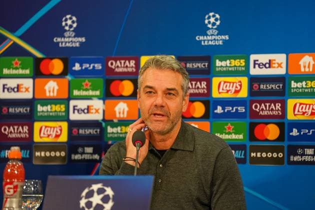 Shakhtar Donetsk (UKR) vs. Young Boys (SUI) YB - Fussball: UEFA Champions League 2024 25, 4. Spieltag, Schachtar Donezk vs. Young Boys Bern, Arena AufSchalke Veltins-Arena (Gelsenkirchen): Marino PuÅ¡iÄ‡ Marino Pusic Marino Pusitsch (Schachtar Donezk) in der Pressekonferenz Copyright: xJOERANxSTEINSIEKx