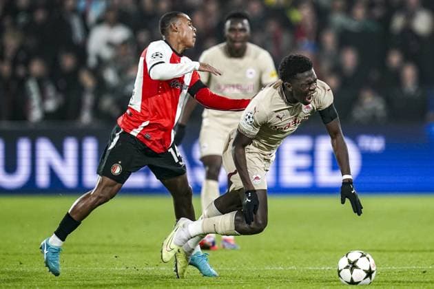 ROTTERDAM, 6-11-2024, Stadium Feijenoord de Kuip, Champions League, 2024 2025, Feyenoord - Red Bull Salzburg, RB salzburg player Karim Konate and Feyenoord player Igor Paixao Feyenoord - RB Salzburg  x26683110x Copyright: