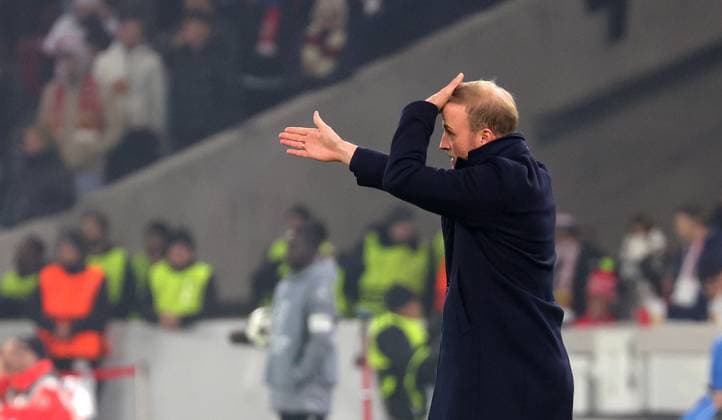 Sport Bilder des Tages 06.11.2024, Deutschland, Stuttgart, Fußball Champions League, VfB Stuttgart vs. Atalanta Bergamo, VfB Trainer Sebastian Hoeneß