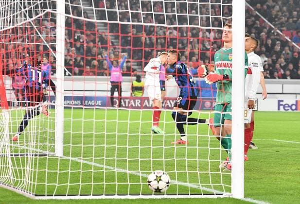 06.11.2024, xhbx, Fussball UEFA Champions League, VfB Stuttgart - Atalanta Bergamo emspor, v.l. Goal scored, Tor zum 0:1 durch Ademola Lookman (Atalanta Bergamo) (DFL DFB REGULATIONS PROHIBIT ANY USE OF PHOTOGRAPHS as IMAGE SEQUENCES and or QUASI-VIDEO) Stuttgart