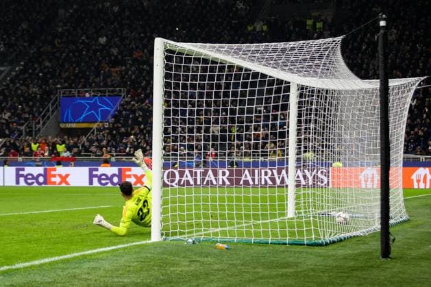 Hakan Calhanoglu (FC Internazionale) goal 1-0 , UEFA Champions League - FC Internazionale vs Arsenal FC , Matchday 4 2024-25 game San Siro Stadium Milano , Italy, 06.11.2024.Photo by Marius Bunduc LiveMedia  Copyright: xMariusxFlorinxBunduc IPAxSportx x xx IPA_51327261 IPA_Agency_IPA51327261